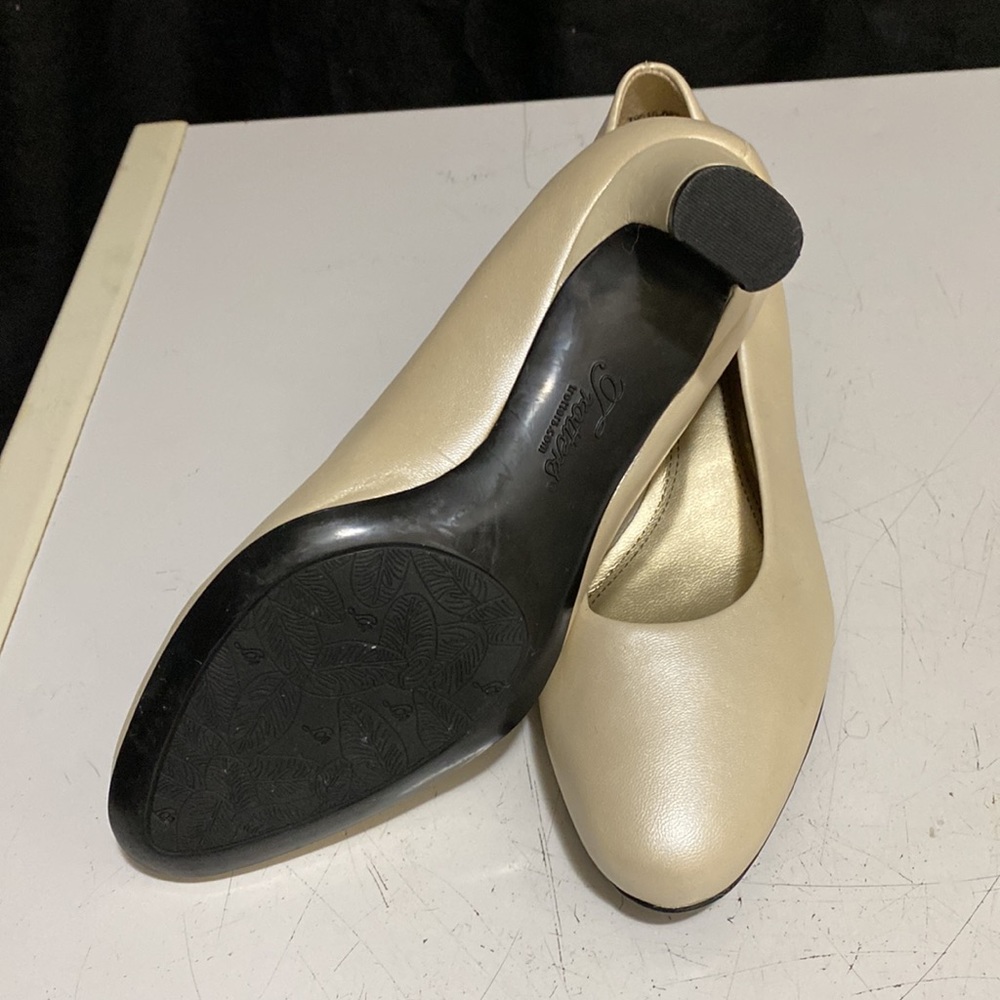 Trotters cream women shoes size 5.5 - Picture 6 of 8